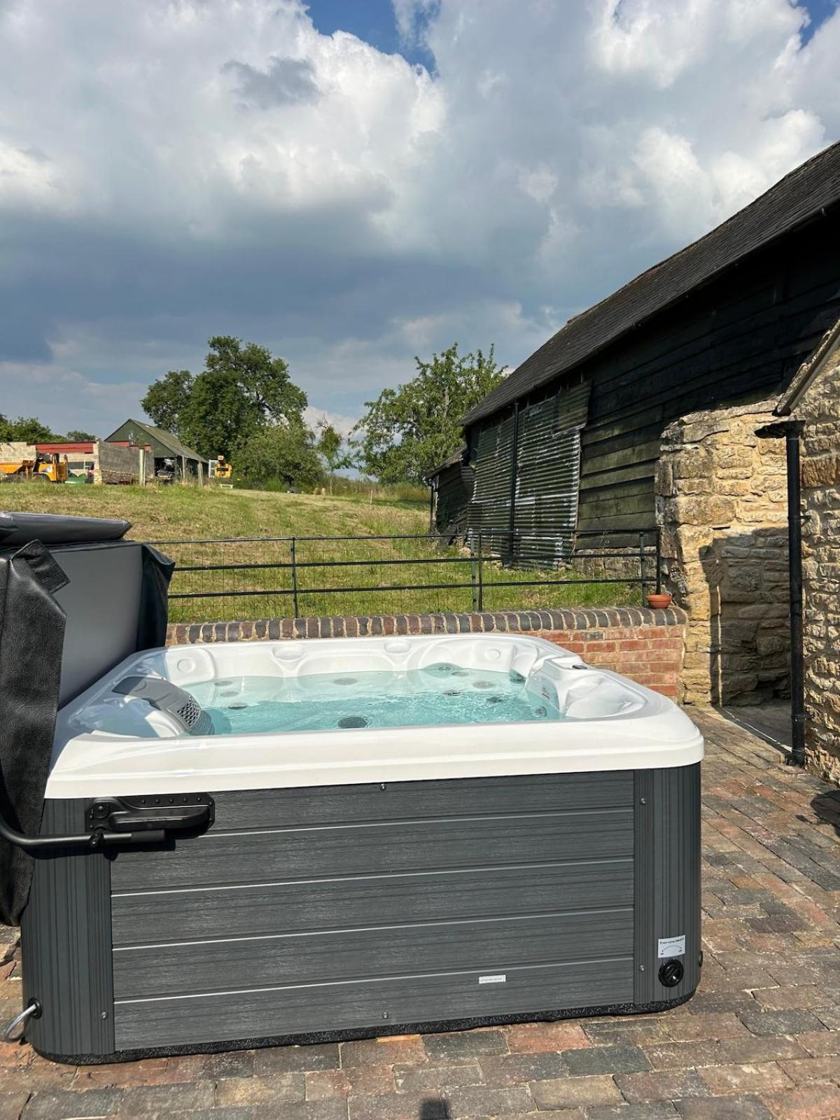 Beautiful Cotswold Farmhouse With Hot Tub Manchester Exteriér fotografie